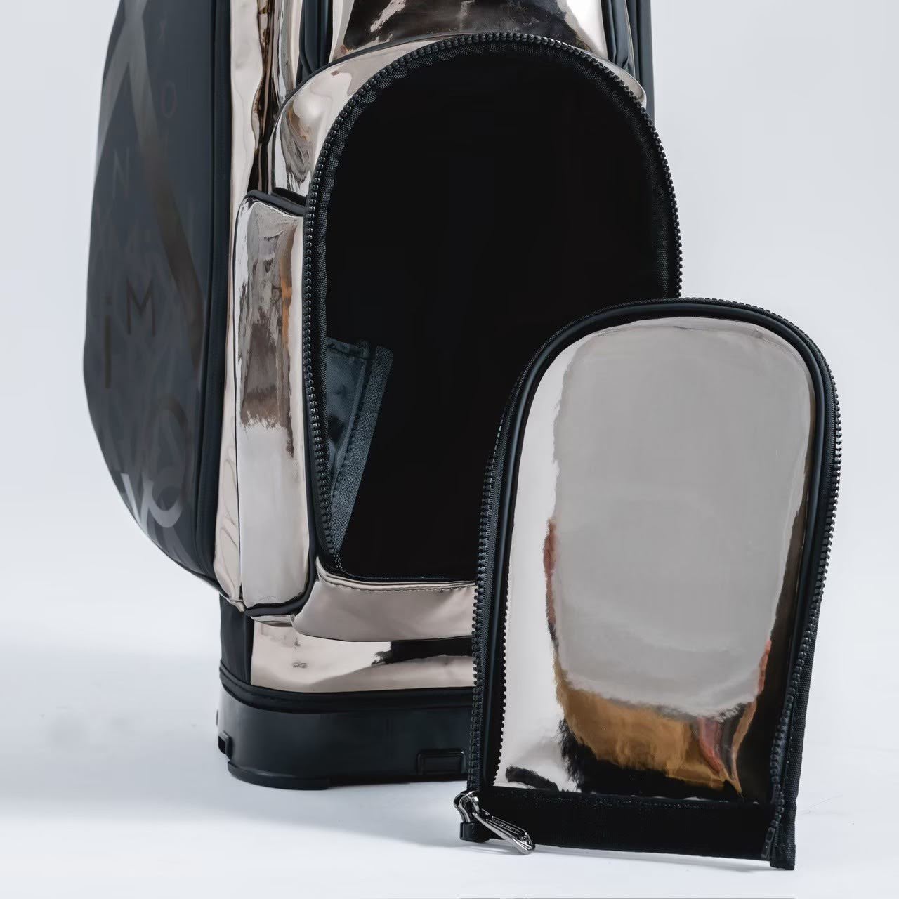 Exclusive Stand Bag | Silver Armor