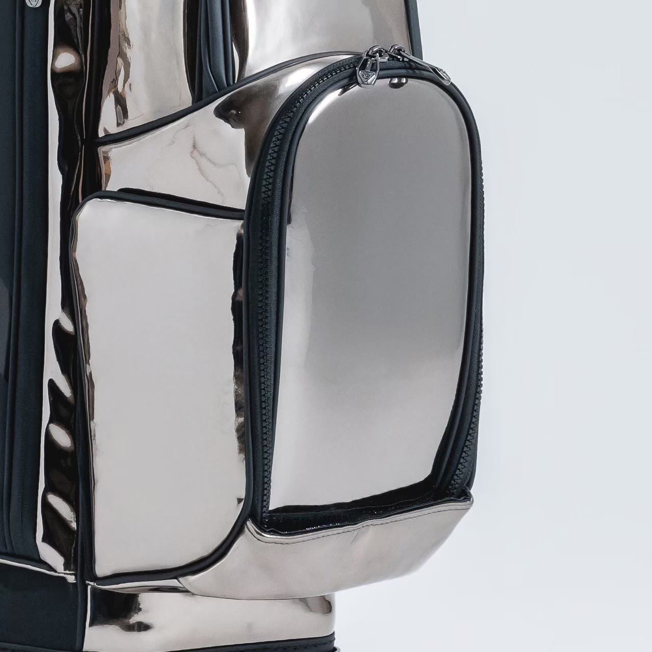 Exclusive Stand Bag | Silver Armor